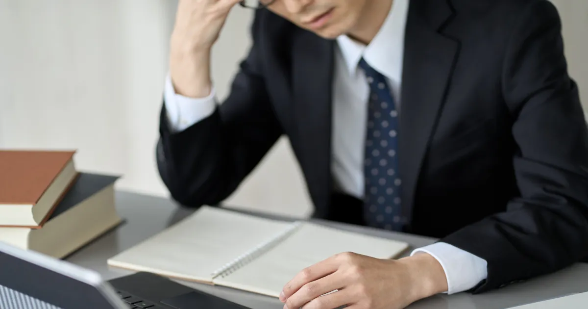 疲れている男性
